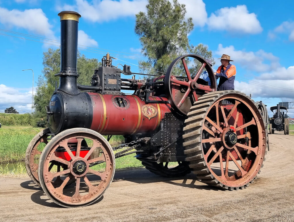 Traction engine doing loops around the other displays