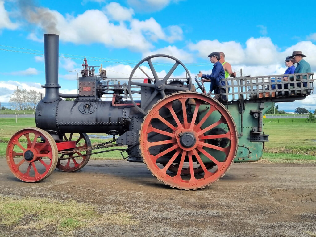 Traction engine giving joyrides Maitland Steamfest 2023