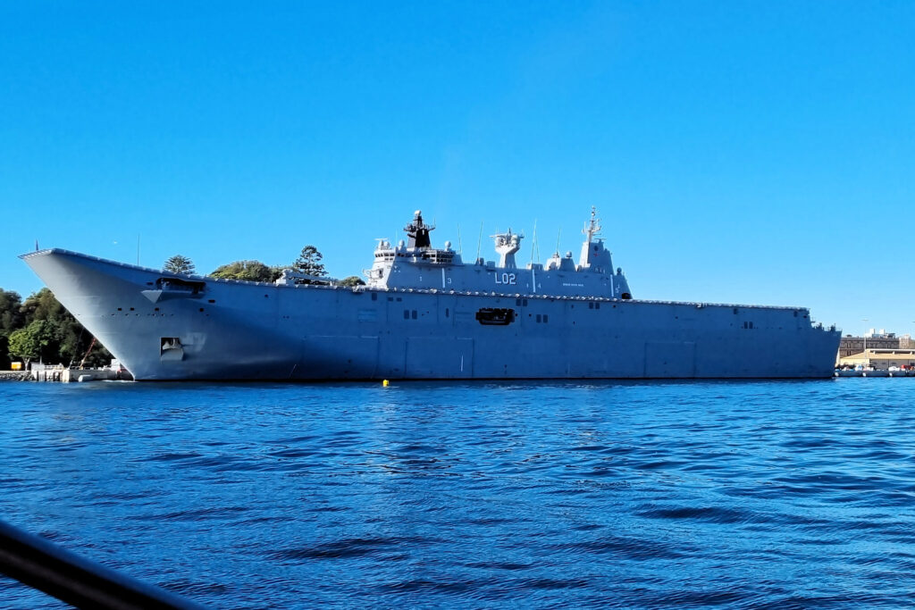 HMAS Canberra (III) L02