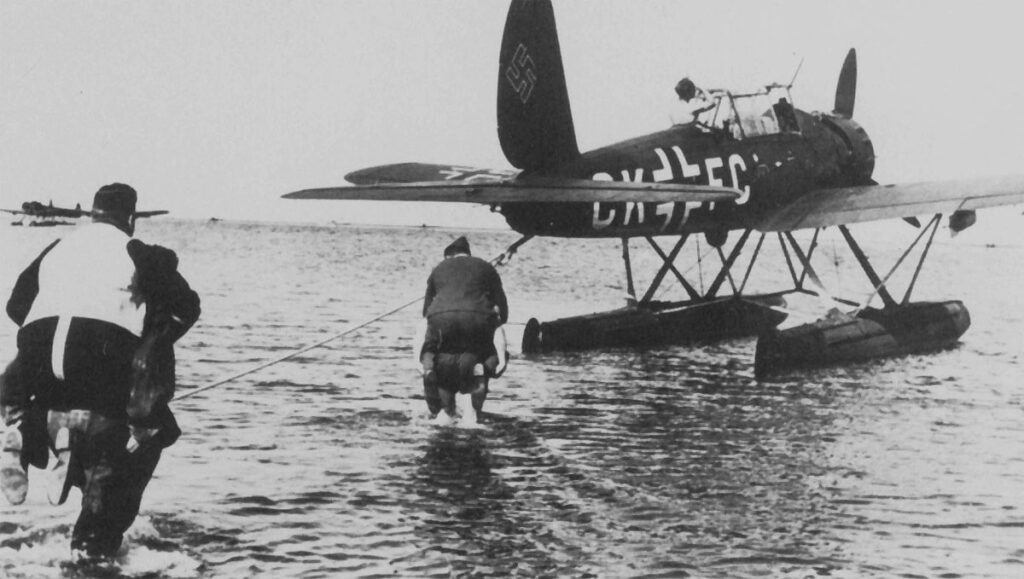 Arado Ar 196A-2 of 5./BFGr.196 (CK+FC) vkz (6W+FN) WkNr. 100088 Crew being carried to aircraft