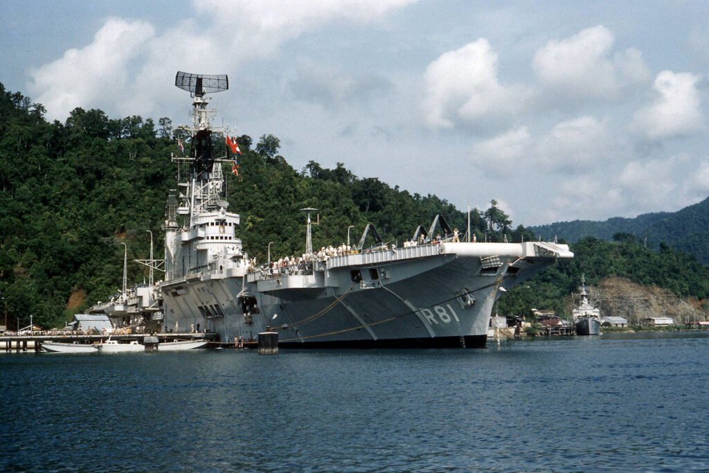 Karel Doorman R81