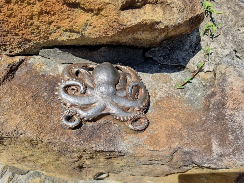 Sculpture of an octopus near Shelly Beach Manly to North Head Walk