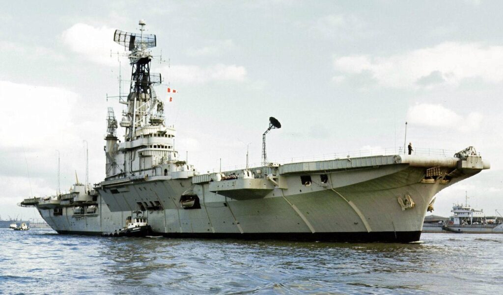 Karel Doorman R81