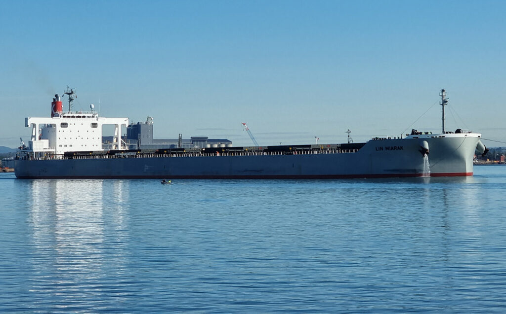 Lin Miarak Leaving Newcastle Harbour