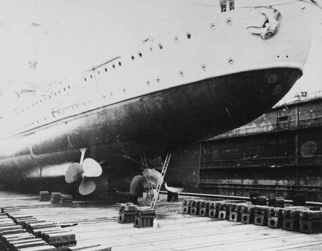 Prinz Eugen stern, showing triple screws, rudder, a stern anchor and propeller guard boom