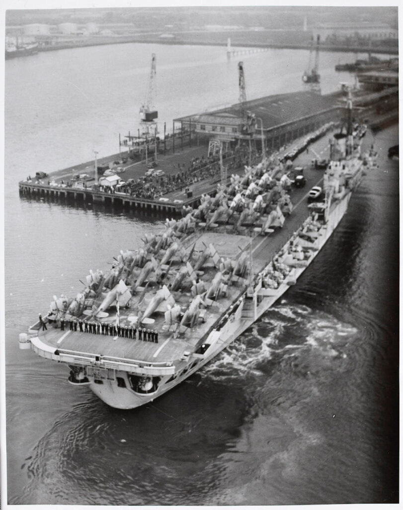 HMAS Sydney berthing at Station Pier, Port Melbourne, circa 1950