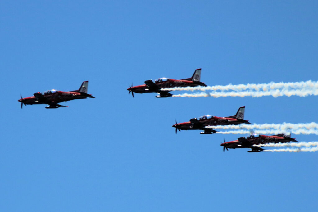 RAAF Roulettes aerobatic team over Nobbys Beach