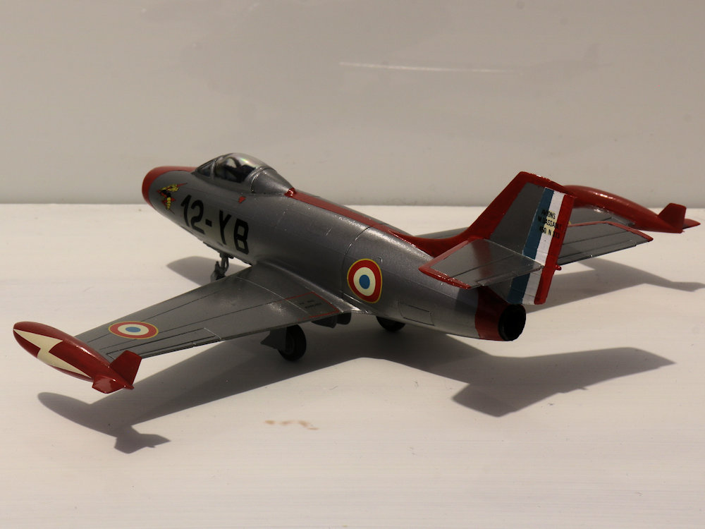 Dassault M.D.450 Ouragan 1:72 Scale model by Heller