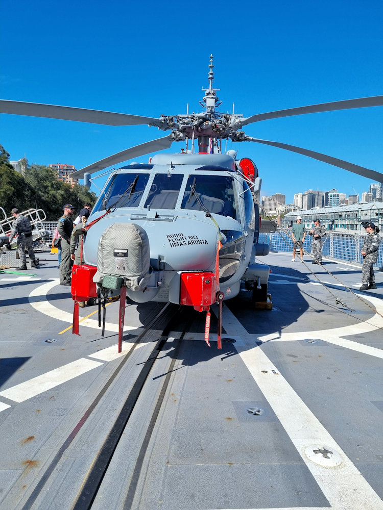 HMAS Arunta (FFH 151) Sikorsky MH-60R Seahawk