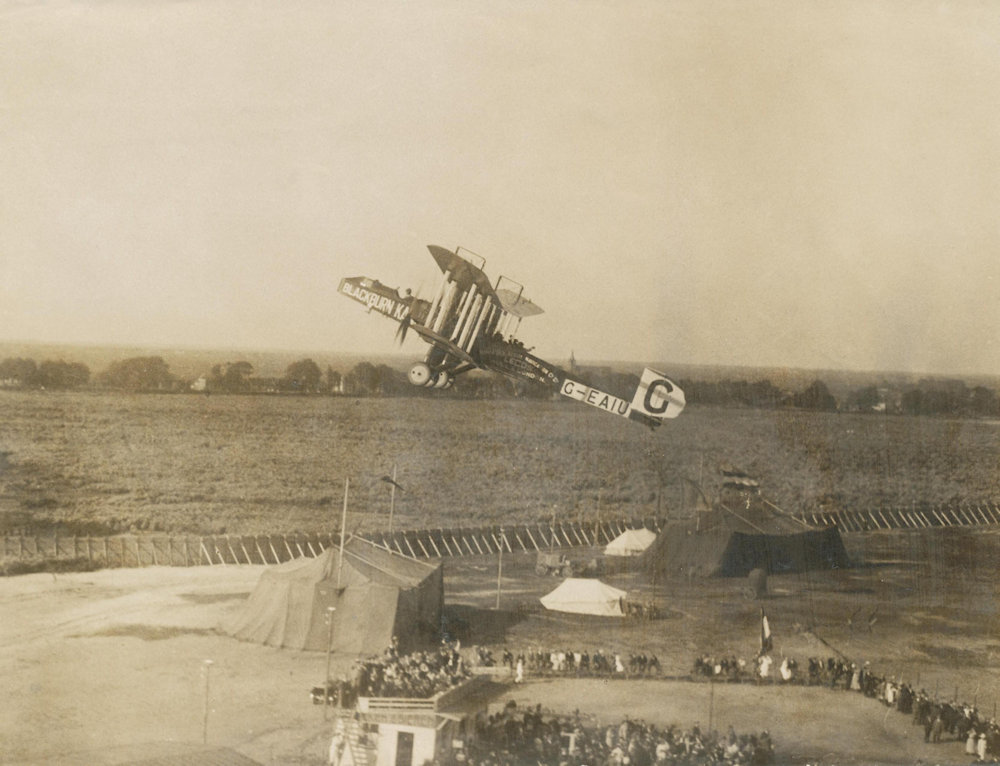 Blackburn Kangaroo taking off during an exhibition in Amsterdam, 1919