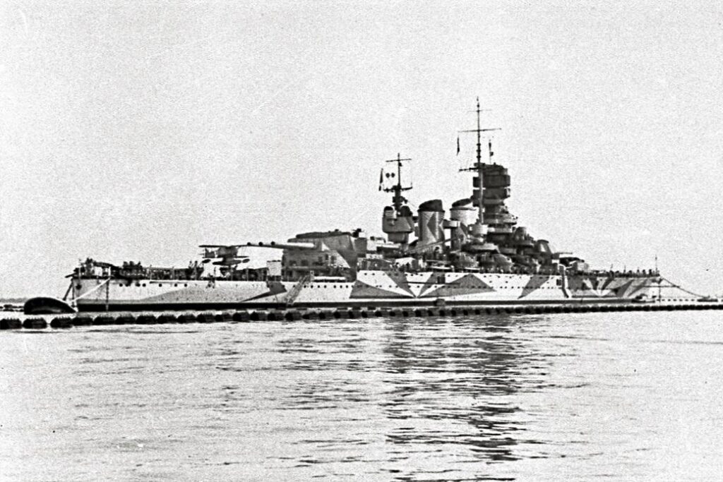 Stern view of Vittorio Veneto, somewhere in 1942-43