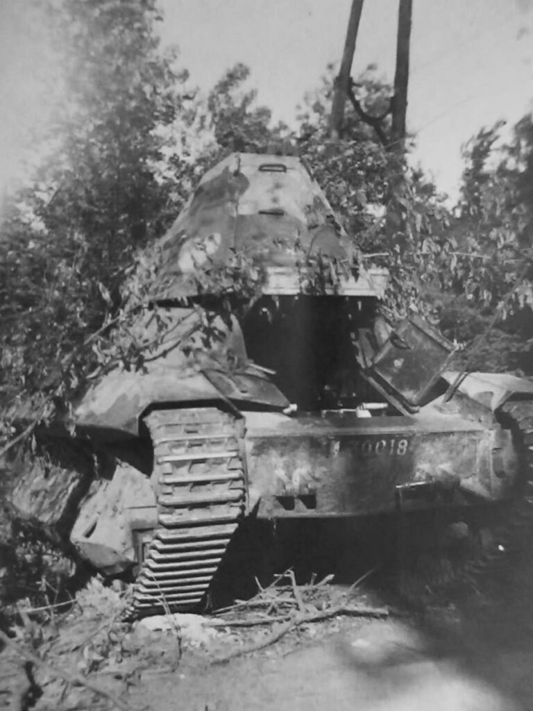 FCM 36 tank 30018 of the 7e BCC