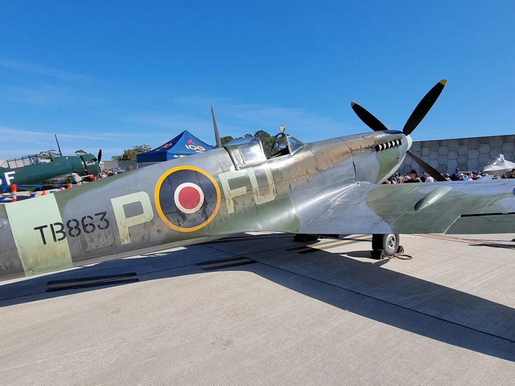 Supermarine Spitfire Mk.XVI TB863 FU-P