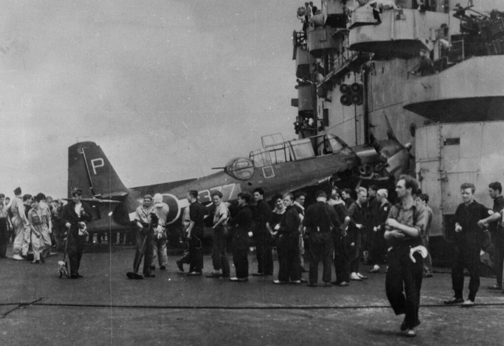 Grumman Avenger of 849 NAS crash on HMS Victorious in 1945