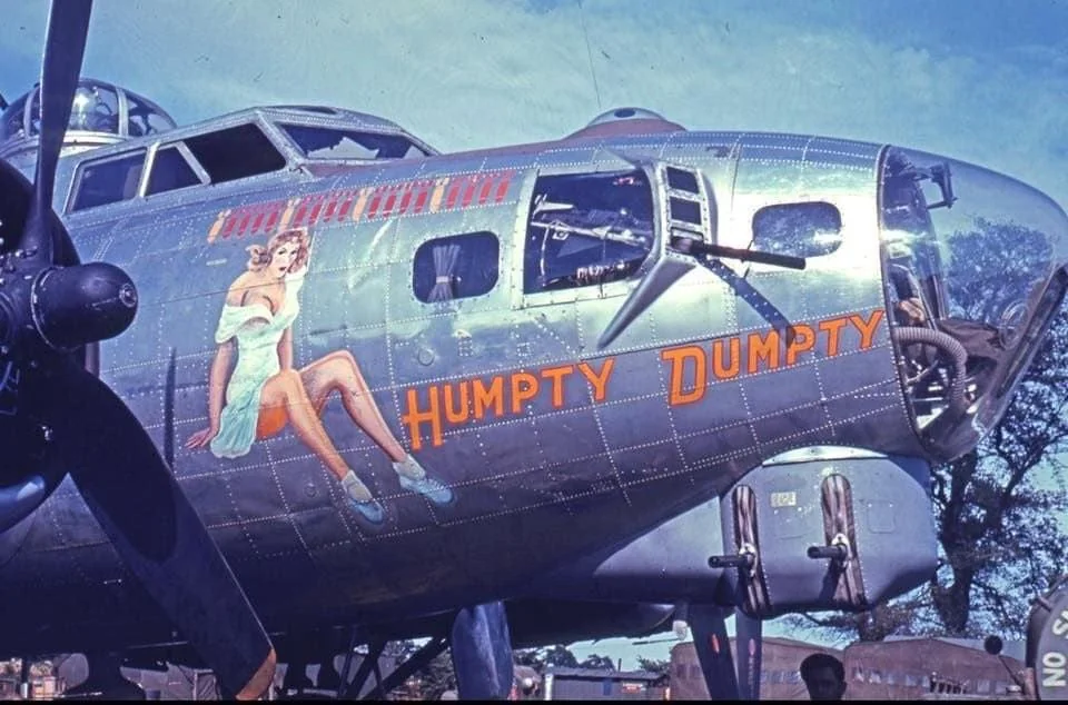 Humpty Dumpty Boeing B-17G-35-DL 42-107233 351BS/100BG EP-N/W