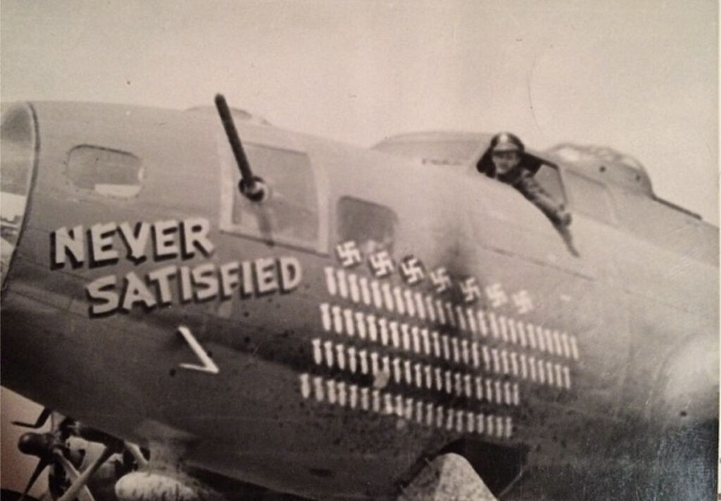 Never Satisfied Boeing B-17F 42-5388 817BS/483BG