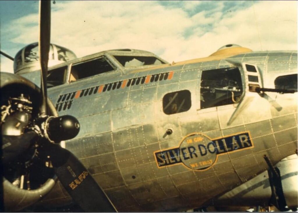 Silver Dollar Boeing B-17G 42-32090 350BS/100BG LN-R