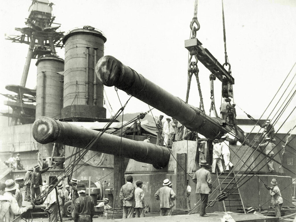 Installation of 14-inch gun in Hyūga's No. 4 gun turret