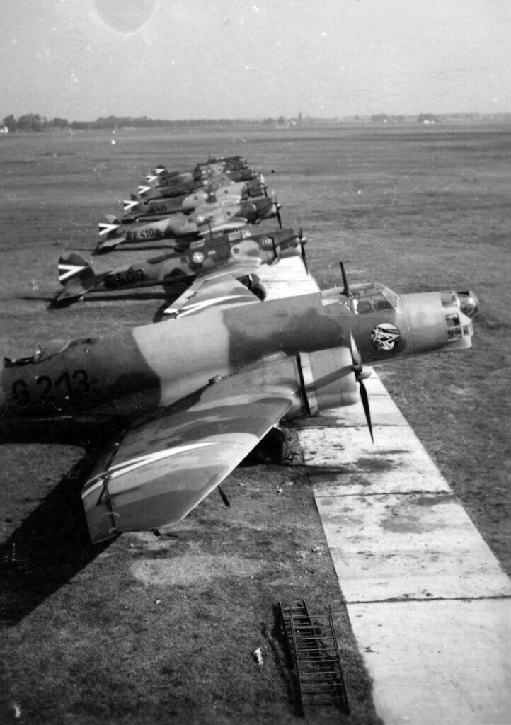 Hungarian Junkers Ju-86K-2, in the background are Heinkel He-70Ks