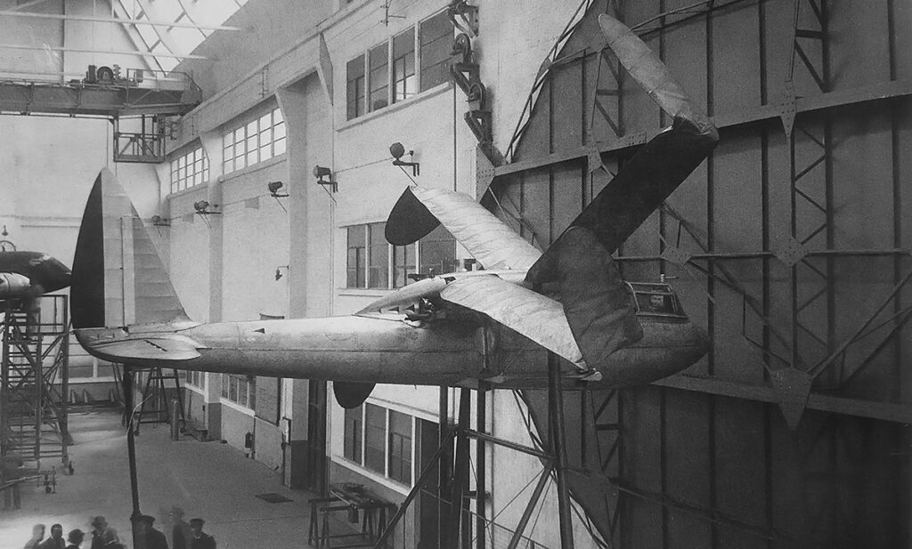 The Riout 102T Alérion wing faiture during the wind tunnel test