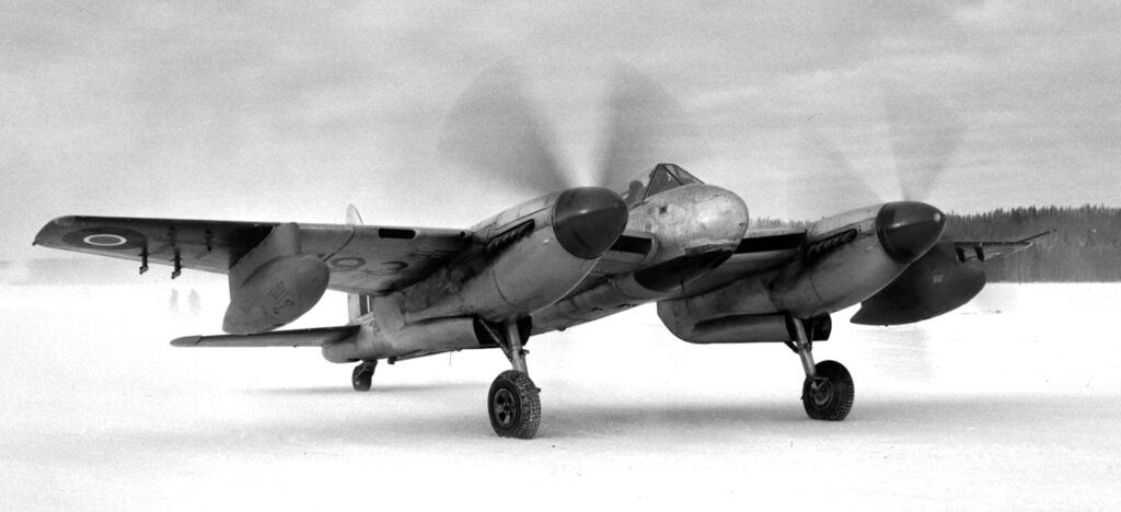 de Havilland Sea Hornet F.20 TT193 was sent to Edmonton, Alberta, for winter trials in 1948