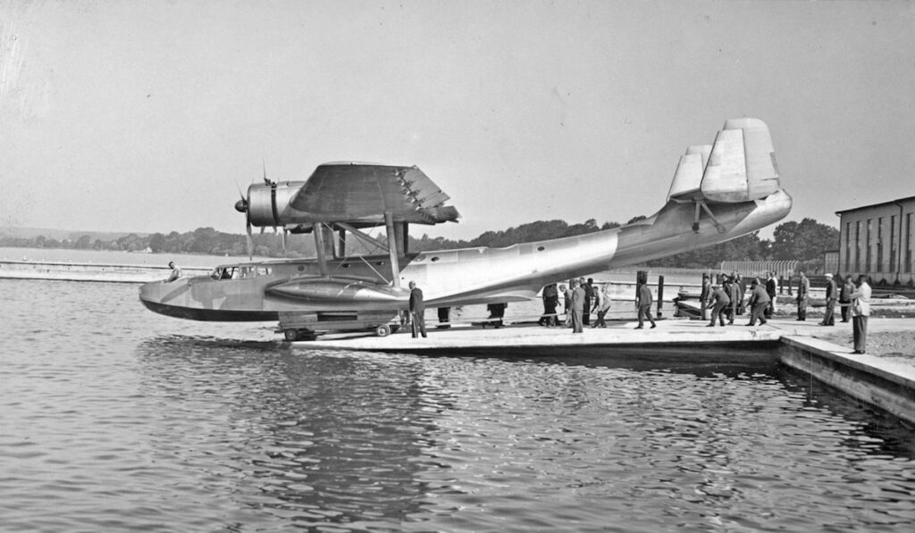 Dornier Do 24 K-1 taking to the water on Lake Constance in 1937