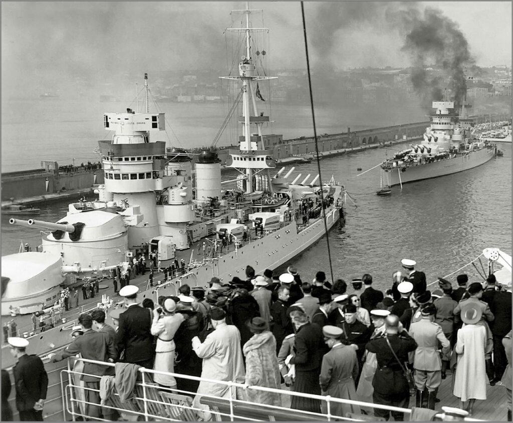 Conte di Cavour and Giulio Cesare in Naples 1938