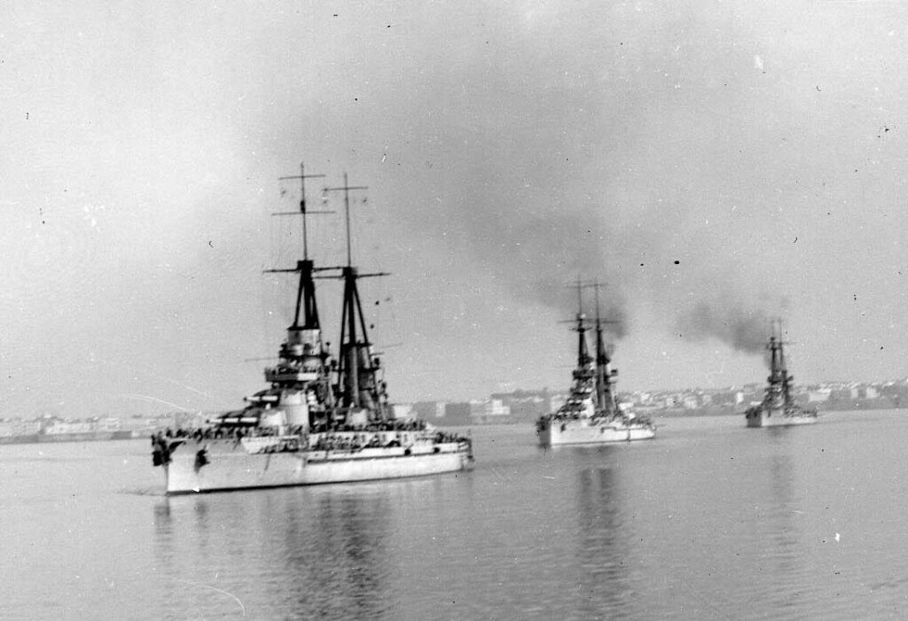 Giulio Cesare, Andrea Doria and Duilio (left to right) moving out from Taranto, between 1916 and 1918