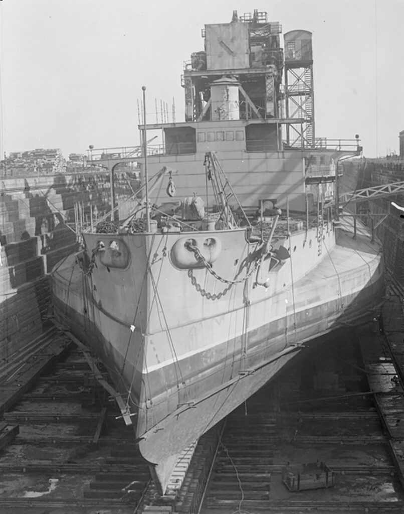 US Crane Ship No.1 in Navy Yard drydock