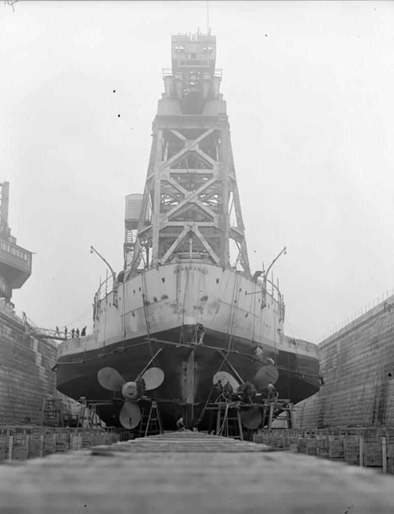 US Crane Ship No.1 in Navy Yard drydock