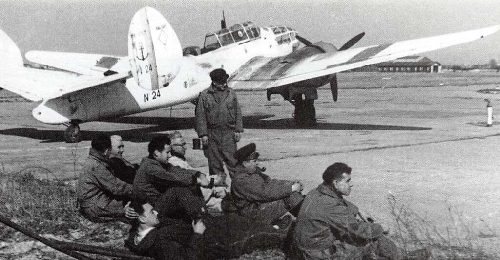 Airfield mechanics in front of a Bloch MB.175T