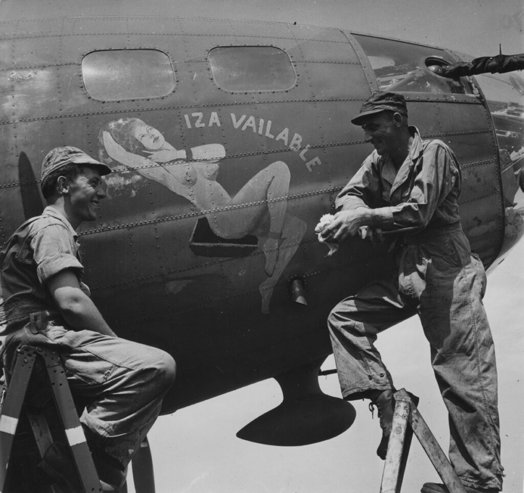 Boeing B-17F-5-DL s/n 42-2973 “Iza Vailable” Crew, 303rd BG, 360th BS, England 1944